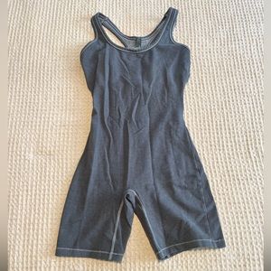 Skims Mid Thigh Outdoor Bodysuit - M